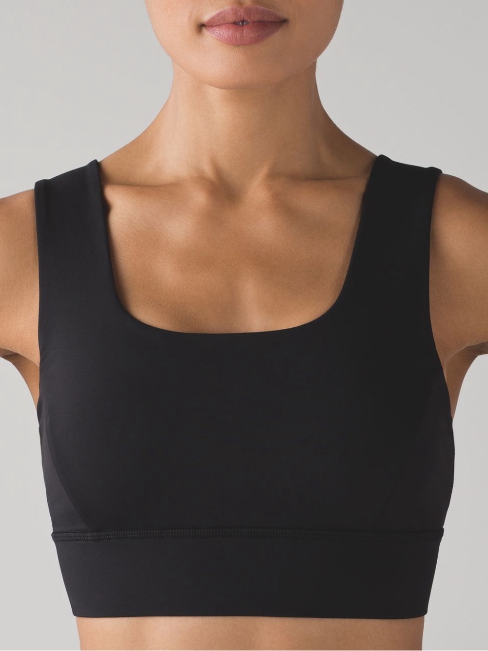 Lululemon On Track Sports Bra Size 4 in Black